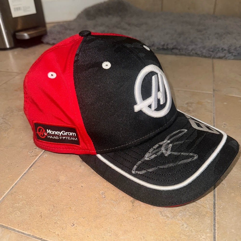 F1 money gram signed hat